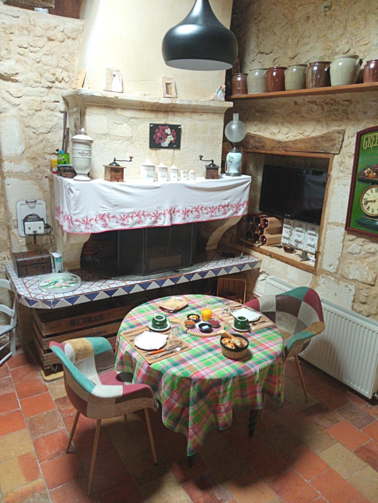 La Girondine Bed & Breakfast Galgon Exterior photo