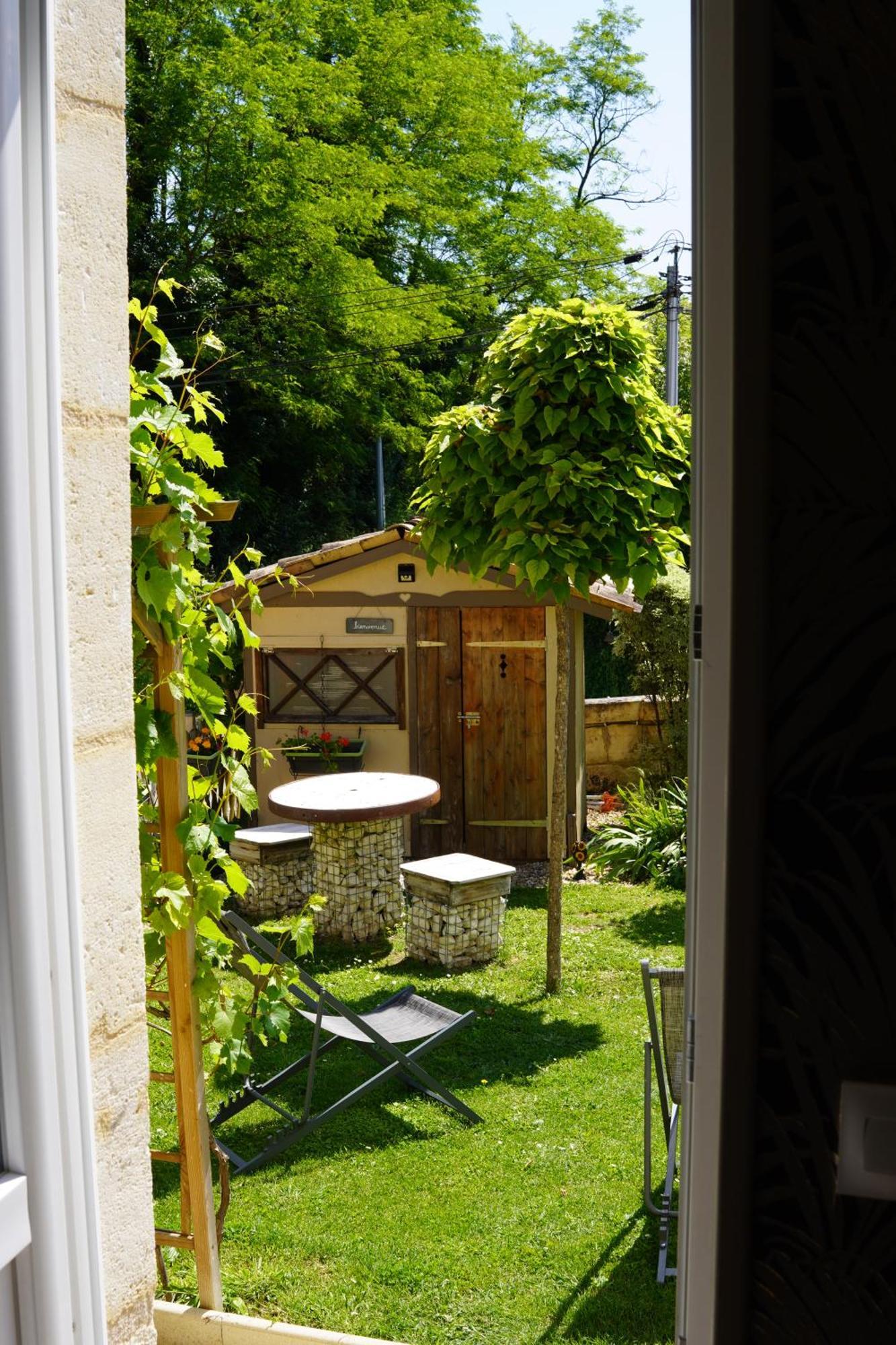 La Girondine Bed & Breakfast Galgon Exterior photo
